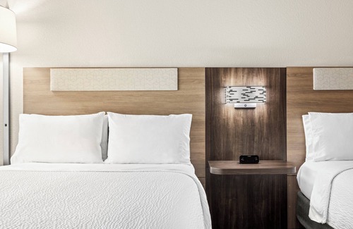 Maryvale Hotel | Discover Holiday Inn Express & Suites Phoenix West Tolleson