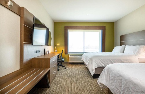 South San Jose Hotel | Discover Family-Friendly Comfort at Holiday Inn Express San Jose