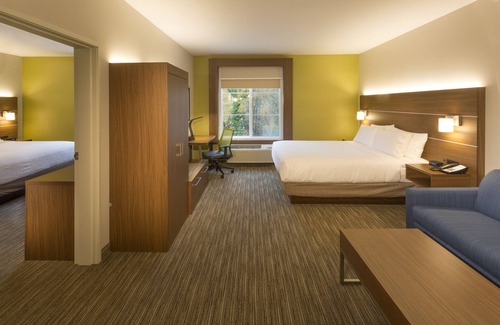 Southcenter Hotel | Top-Rated Holiday Inn Express & Suites in Tukwila, WA