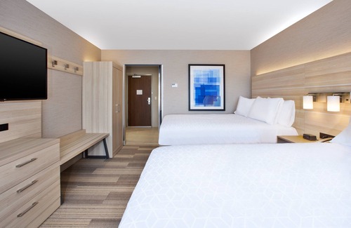 Wooster Hotel | Welcoming Holiday Inn Express & Suites Wooster: 9.4 Rating