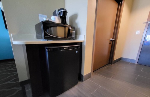 Cuero Hotel | Discover Comfort at Holiday Inn Express & Suites Cuero