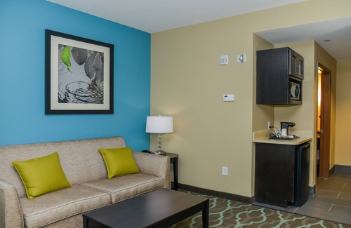 Cuero Hotel | Discover Comfort at Holiday Inn Express & Suites Cuero