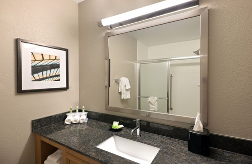 Fraser Hotel | Discover Holiday Inn Express & Suites Fraser - Guest Rated 9/10