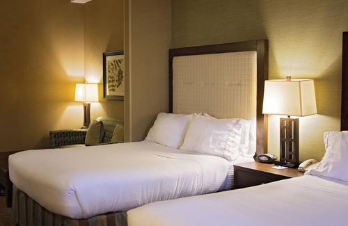 North Logan Hotel | Top-Rated Holiday Inn Express & Suites Logan with Pool & Spa