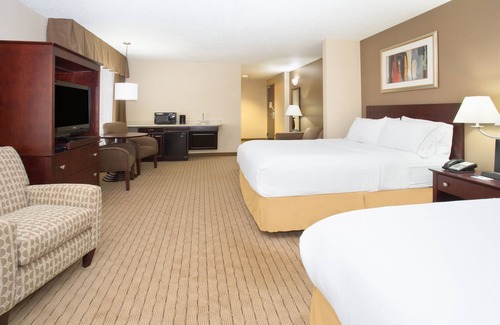 Minot Hotel | Discover Holiday Inn Express & Suites Minot: Family-Friendly Stay