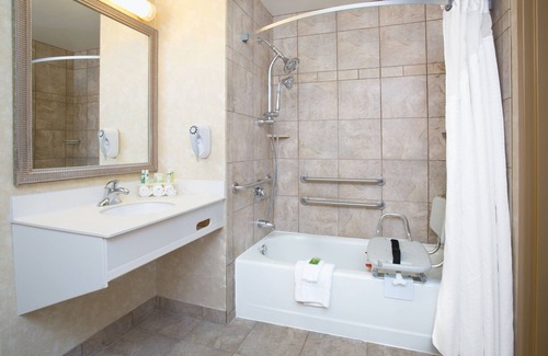 Minot Hotel | Discover Holiday Inn Express & Suites Minot: Family-Friendly Stay