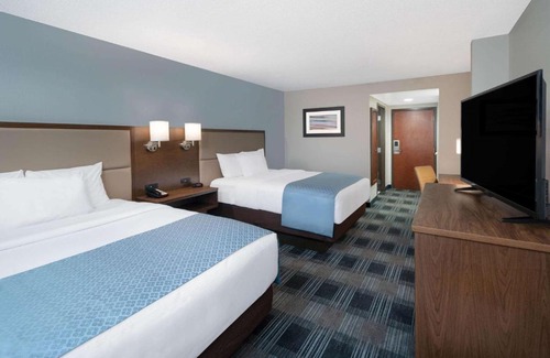 College Park Hotel | Experience Comfort at Holiday Inn Express & Suites Mobile