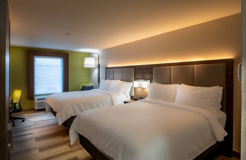 West Hotel | Discover Comfort at Holiday Inn Express & Suites N Waco Area