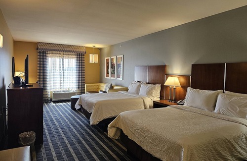 Perry Hotel | Experience Comfort at Holiday Inn Express & Suites Perry