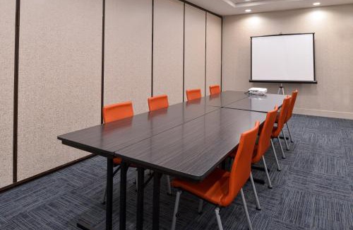 Pueblo Hotel | Explore Holiday Inn Express & Suites Pueblo with Pool Access