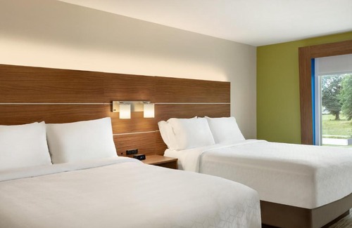 Searcy Hotel | Comfortable Stay at Holiday Inn Express & Suites Searcy