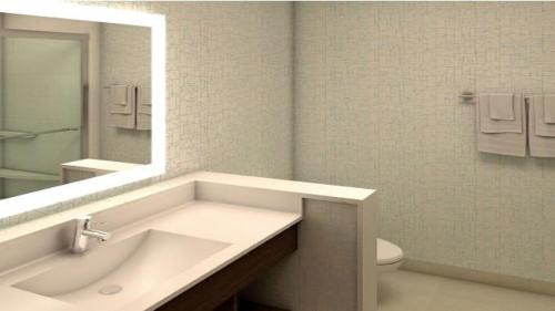Tulsa Hotel | Convenient Holiday Inn Express & Suites Tulsa Midtown Stay