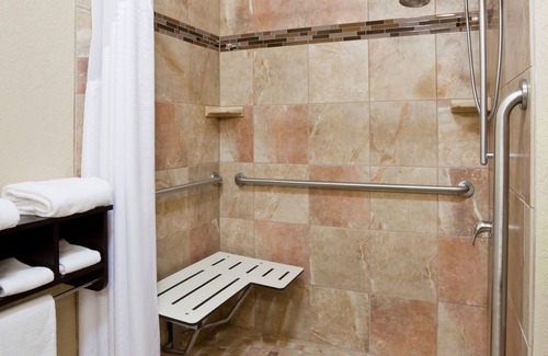 Aberdeen Hotel | Comfortable Stay at Holiday Inn Express & Suites Aberdeen