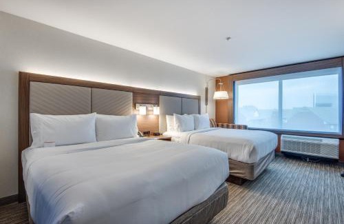 Dallas Hotel | Relax at Holiday Inn Express & Suites Dallas North - Addison