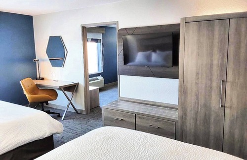 Antigo Hotel | Comfortable Stay at Holiday Inn Express & Suites Antigo