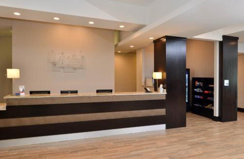 Sweetbriar Hotel | Relax at Holiday Inn Express & Suites Austin South