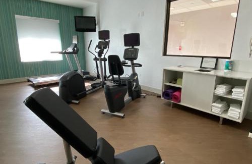 Beaumont Hotel | Ideal Holiday Inn Express & Suites Beaumont - Oak Valley Stay