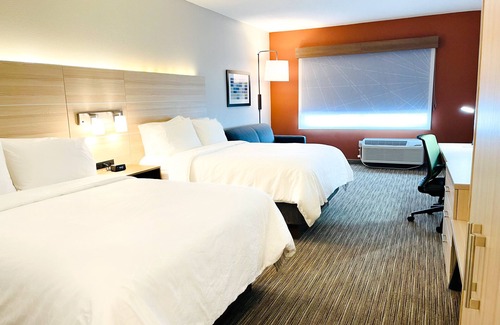 Blythe Hotel | Inviting Holiday Inn Express & Suites Blythe with Pool Access