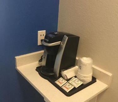 Brenham Hotel | Experience Comfort at Holiday Inn Express & Suites Brenham