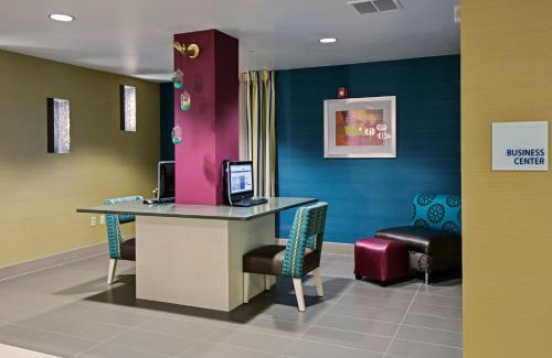 Carlisle Hotel | Family-Friendly Holiday Inn Express & Suites Carlisle