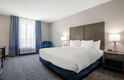 Tulsa Hotel | Discover Holiday Inn Express & Suites Tulsa East with Pool