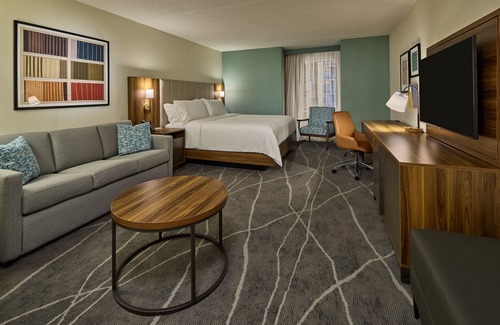 Westside Hotel | Convenient Stay at Holiday Inn Express Charleston Westedge