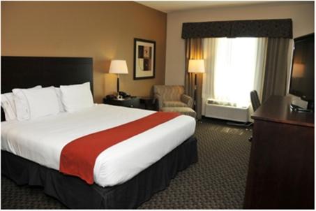 Clinton Hotel | Comfortable Stay at Holiday Inn Express & Suites Clinton