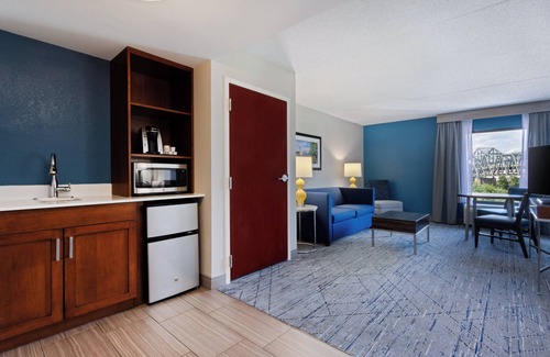 Covington Hotel | Explore Comfort at Holiday Inn Express & Suites Cincinnati