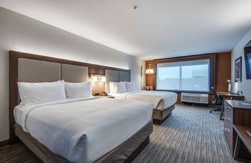 Dallas Hotel | Comfortable Holiday Inn Express & Suites Dallas North - Addison
