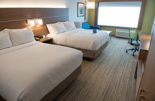 Dayton Hotel | Top-Rated Holiday Inn Express & Suites Dayton North