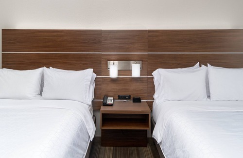 Dinuba Hotel | Discover Holiday Inn Express & Suites Dinuba West: Top Rated Stay