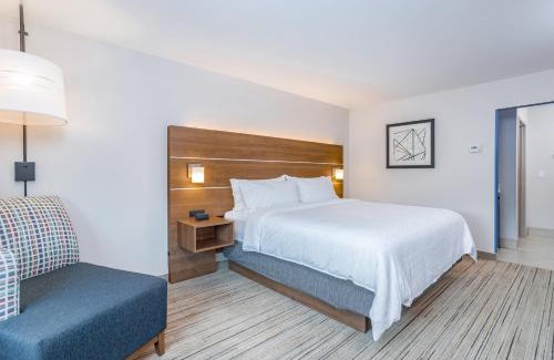 Elkhart Hotel | Discover Holiday Inn Express & Suites Elkhart North Today!