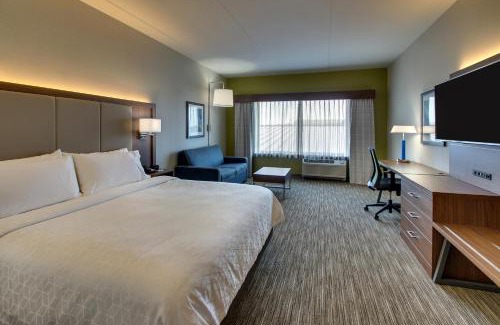 Findlay Hotel | Discover Holiday Inn Express & Suites Findlay North, IHG