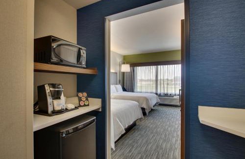 Findlay Hotel | Discover Holiday Inn Express & Suites Findlay North, IHG