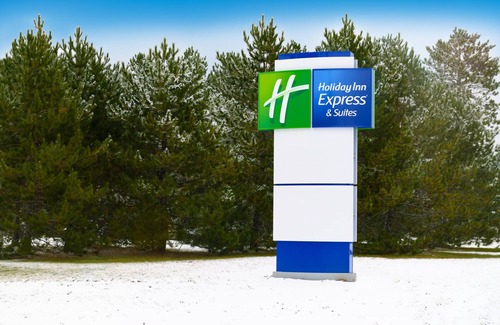 Hayward Hotel | Explore Holiday Inn Express & Suites Hayward with Pool Access
