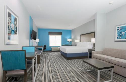 Southeast Houston Hotel | Convenient Holiday Inn Express & Suites Near Hobby Airport