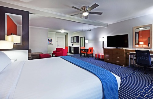 Jacinto City Hotel | Guest Rated 9/10: Holiday Inn Express Houston East Amenities