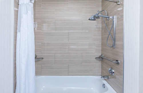 Jacinto City Hotel | Guest Rated 9/10: Holiday Inn Express Houston East Amenities