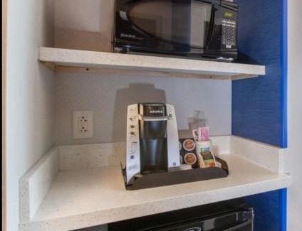 Kokomo Hotel | Top-Rated Holiday Inn Express & Suites - Kokomo South