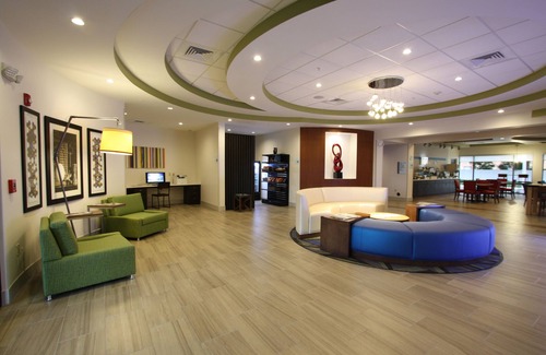Lakeland Hotel | Discover Holiday Inn Express & Suites Lakeland South
