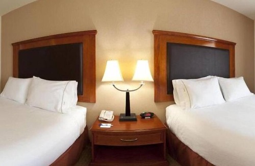 Latham Hotel | Comfortable Stay at Holiday Inn Express Albany Airport Area