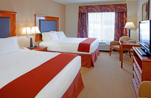 Latham Hotel | Comfortable Stay at Holiday Inn Express Albany Airport Area