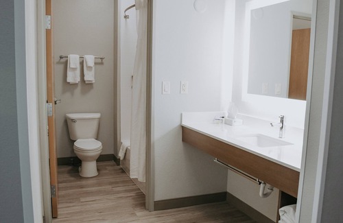 Lincoln Hotel | Top-Rated Holiday Inn Express & Suites South - Lincoln