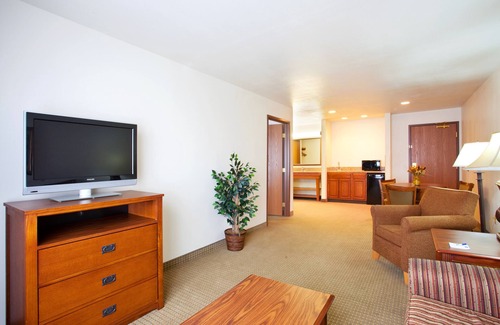 Mattoon Hotel | Explore Holiday Inn Express & Suites Mattoon with Great Amenities