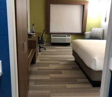 McAllen Hotel | Guest Rated 9.2: Holiday Inn Express & Suites McAllen