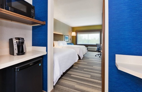 Milan Hotel | Discover Comfort at Holiday Inn Express & Suites Milan