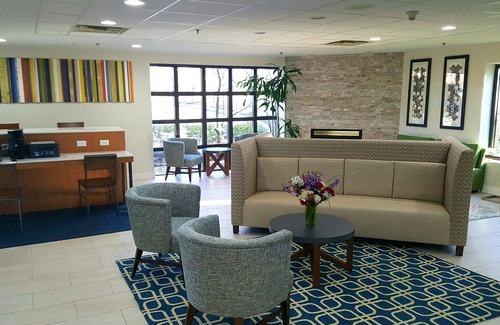 Milford Hotel | Top-Rated Holiday Inn Express & Suites Milford with Pool