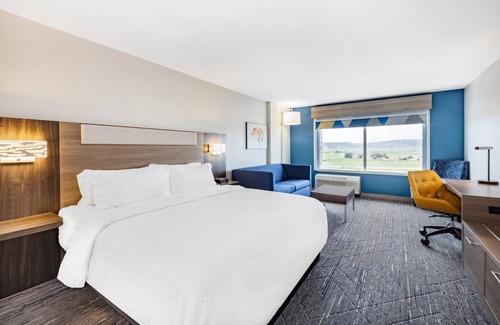 Nephi Hotel | Discover Holiday Inn Express & Suites Nephi with Pool Access