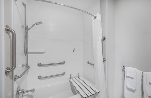 Nephi Hotel | Discover Holiday Inn Express & Suites Nephi with Pool Access