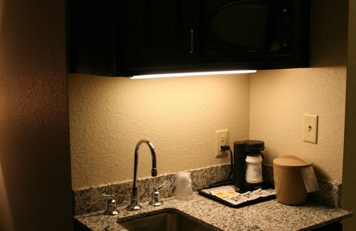 Nevada Hotel | Top-Rated Holiday Inn Express & Suites Nevada with Pool